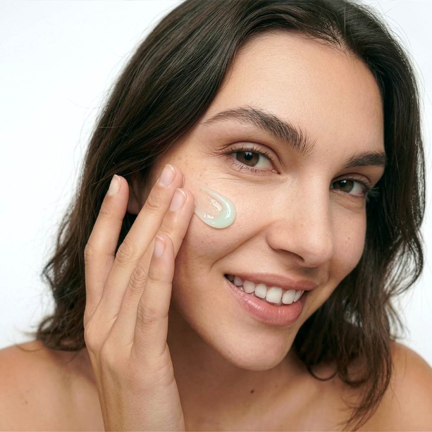 Multipeptydowe serum regulująco-nawilżające 30ml