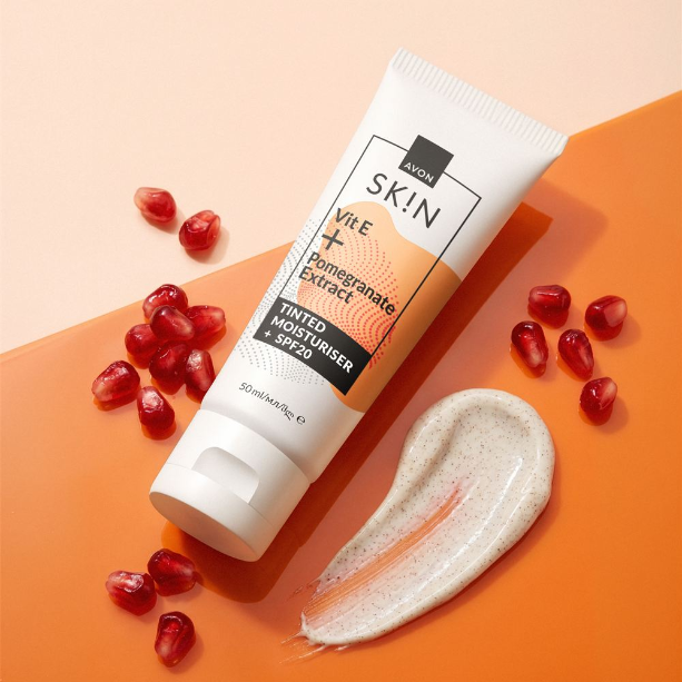 SK!N Krem koloryzujący SPF20 z wit. C i granatem 50 ml